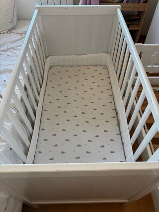 Cuna Ikea Sundvik y colchón Skönast