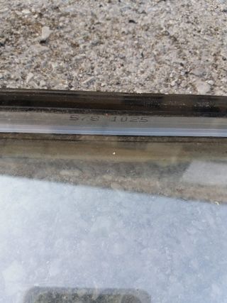 vetro usato per finestra a tetto 58cm x 102cm €17