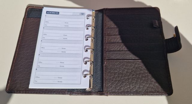 Cartera tarjetero y agenda