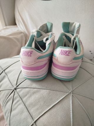Zapatillas Nike Mujer Rosa y Turquesa