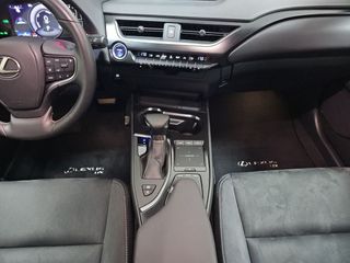 Lexus UX 2.0 250h Premium