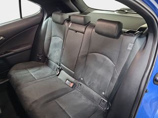 Lexus UX 2.0 250h Premium