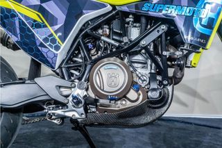 HUSQVARNA 701 SUPERMOTO ESCAPE ARROW * CARBONO * IMPECABLE * BREMBO *