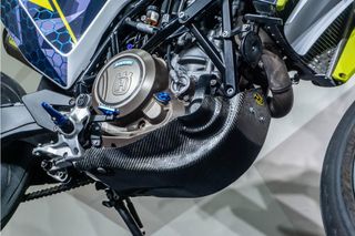 HUSQVARNA 701 SUPERMOTO ESCAPE ARROW * CARBONO * IMPECABLE * BREMBO *