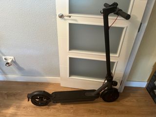 Patín Eléctrico Scooter Negro
reparar/repuesto ￼
