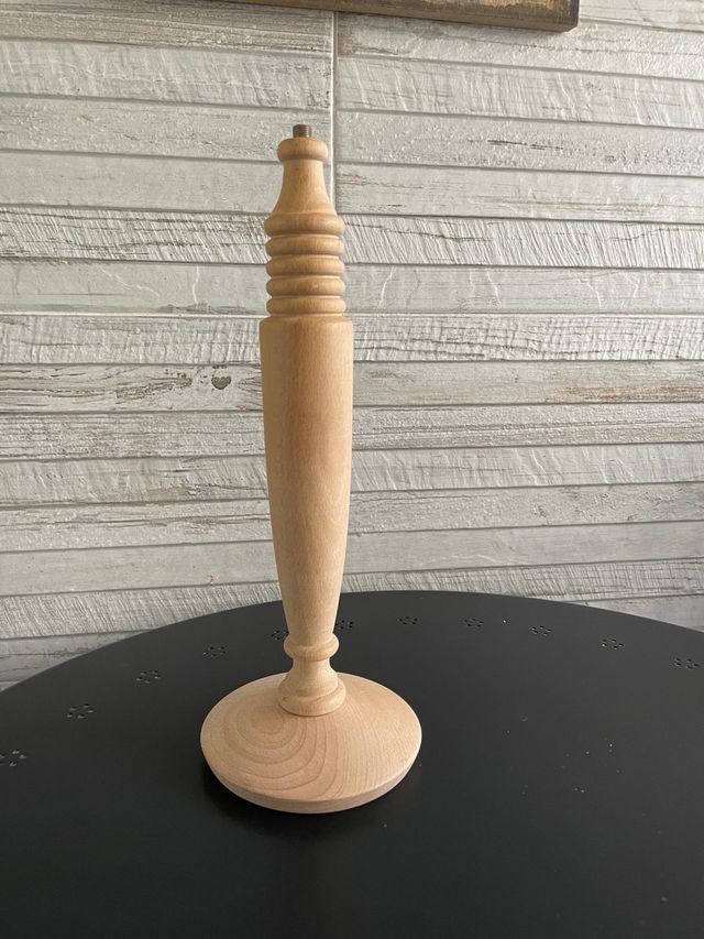 Pie de lámpara de madera para mesa