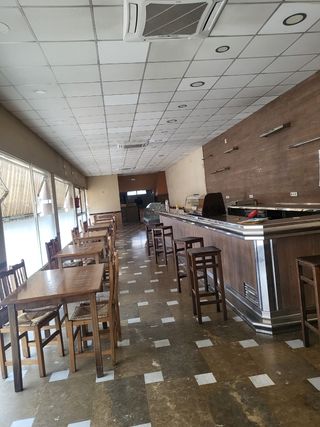 Bar restaurante en alquiler 