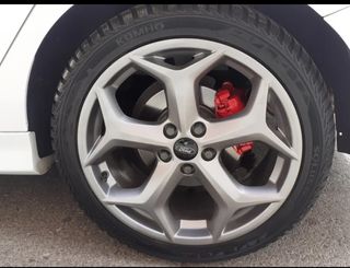 CHOLLO!!!
Neumáticos Kumho Solus 4S HA32 235/40 ZR