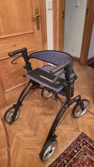 Andador PRO con asiento y ruedas