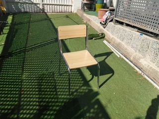 Silla de escritorio de metal y madera