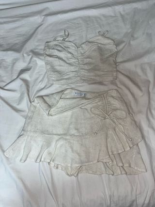 Conjunto Stradivarius Top y Falda