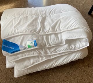 Edredón nuevo Velfont Antiacaros 150x220cm, 400gr