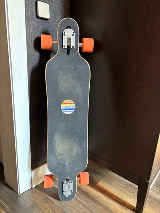 Longboard MILLER SUMMER 38x8.7 casi nuevo