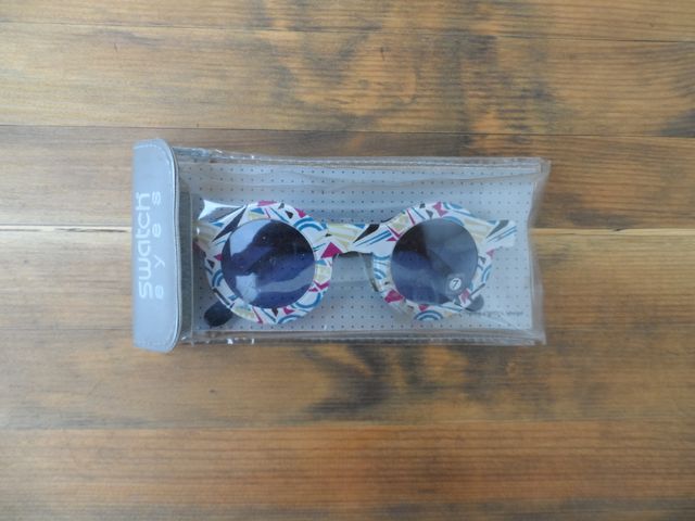 Gafas de sol Swatch Eyes sin usar con bolsa