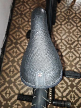 Bicicleta BMX Negra modificada 