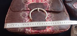 Bolso marrón con monedero a juego