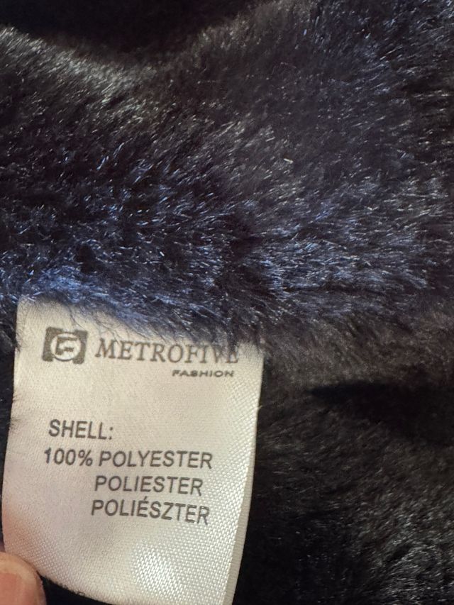 Pelliccia ecologica nera con bordi marroni XXL