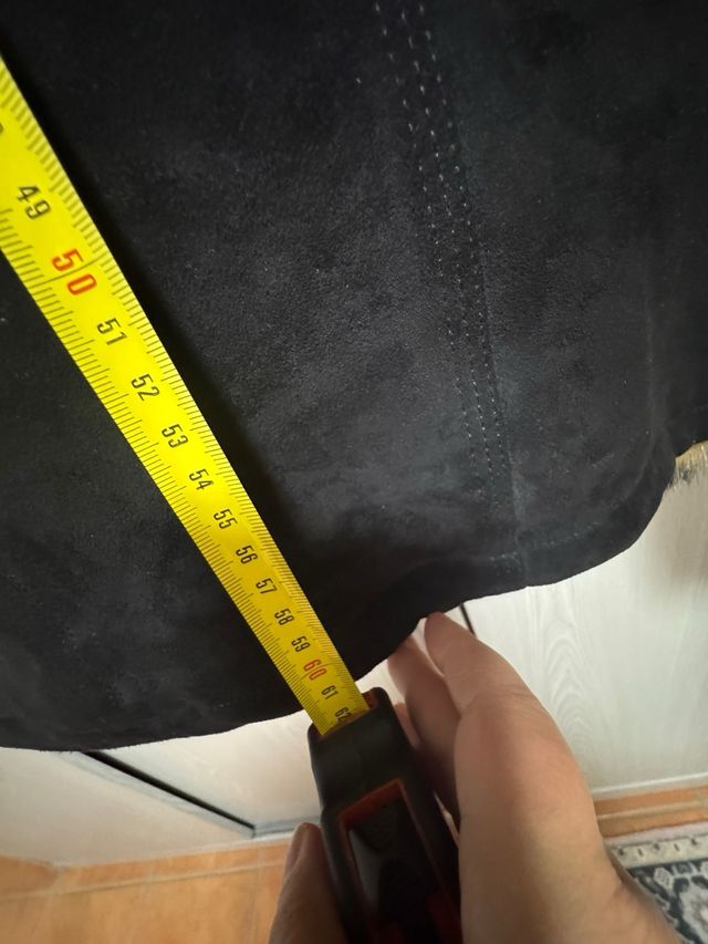 Pelliccia ecologica nera con bordi marroni XXL