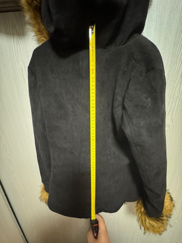 Pelliccia ecologica nera con bordi marroni XXL