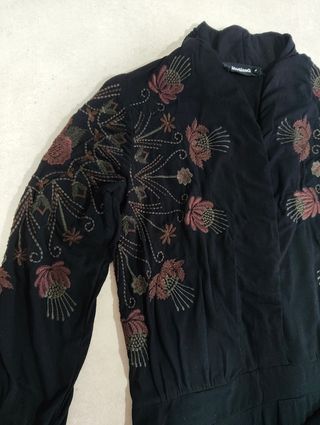 Mono Desigual Talla S Bordado