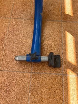 caballete trasero moto
