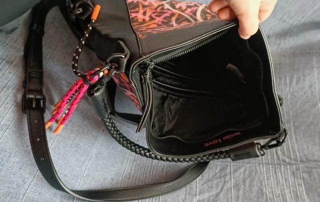 Bolso Negro y Rosa con Corazones