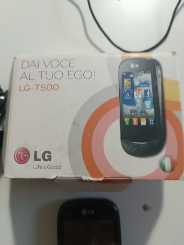 Cellulare LG T500 Nero