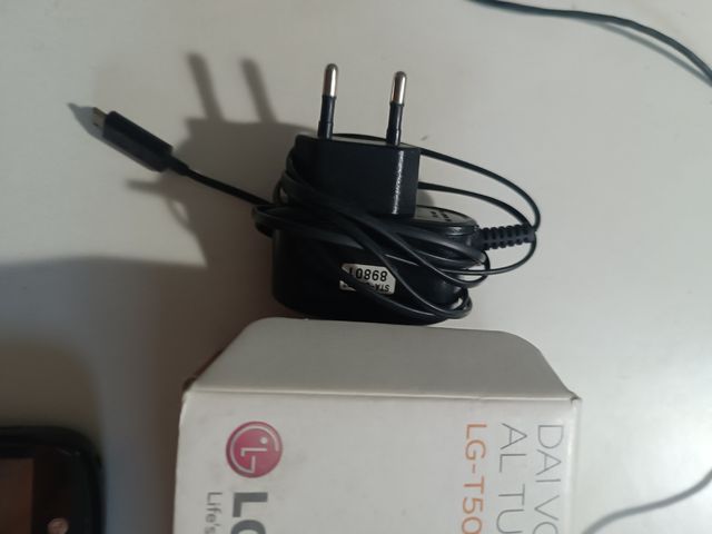 Cellulare LG T500 Nero