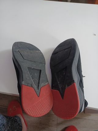 Zapato de trabajo.
