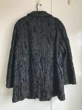 Abrigo vintage de piel astracán negro  con forro