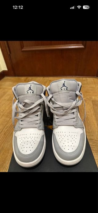 Jordan 1 Mid Gris Blanco Azul