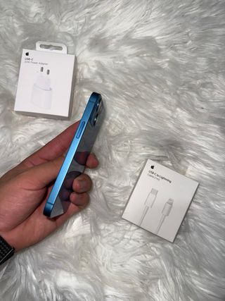 iPhone 13 Mini 128GB Azul + Cargador y Cable