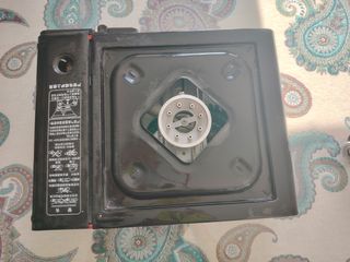 Estufa de Camping a Gas Negra y Roja