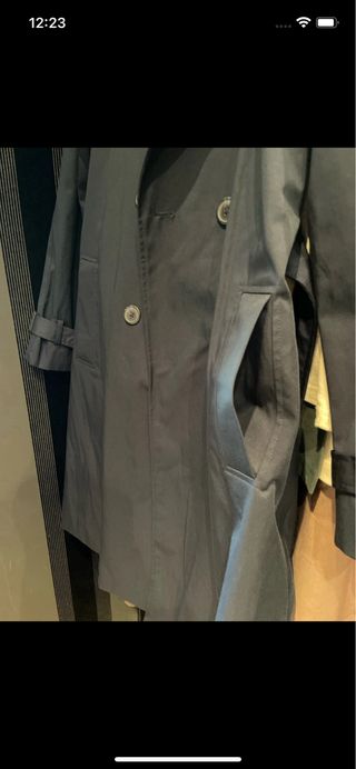 Gabardina azul marino Stradivarius
Nueva sin usar 