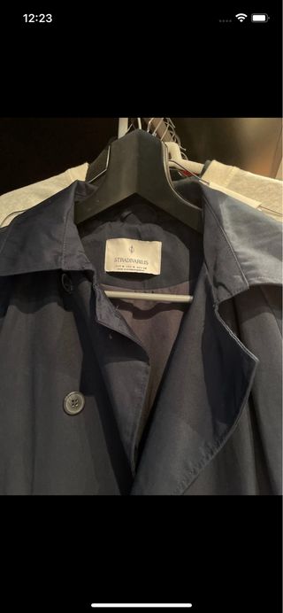 Gabardina azul marino Stradivarius
Nueva sin usar 