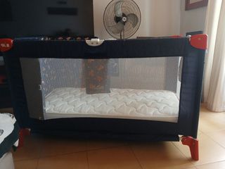 Cuna de viaje azul y Colchón