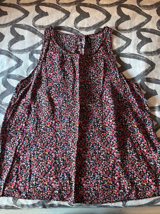 Camiseta tirantes floral L Stradivarius