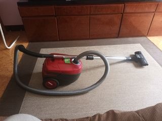 Aspiradora Nilfisk Coupé Neo Roja