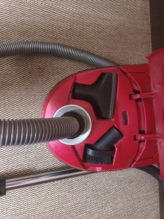 Aspiradora Nilfisk Coupé Neo Roja