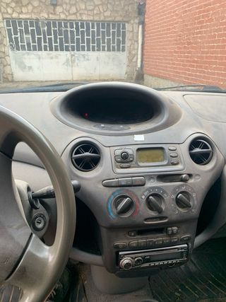Toyota Yaris 2000