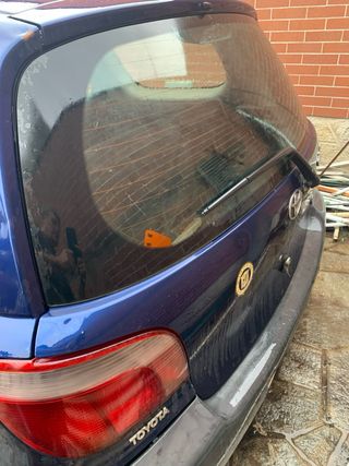 Toyota Yaris 2000