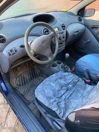 Toyota Yaris 2000