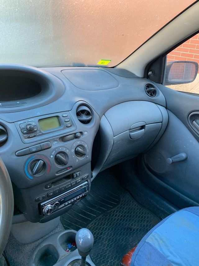 Toyota Yaris 2000