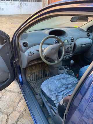 Toyota Yaris 2000