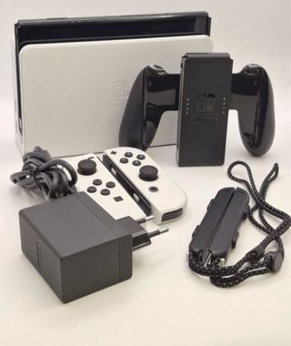 Nintendo Switch OLED Mario Kart 8 Deluxe