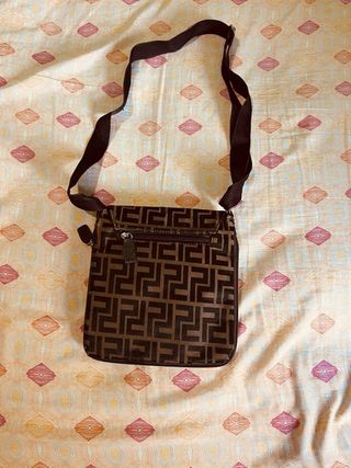 Borsa a tracolla piccola, design elegante e comodo