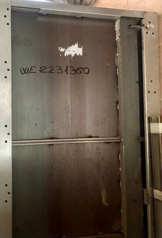 Puerta anti okupa metálica