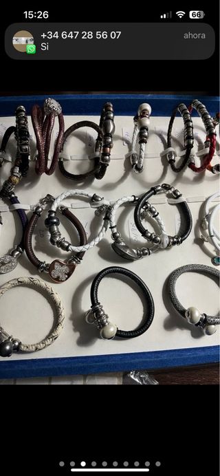 Pulseras de joyería multicolor y plateadas