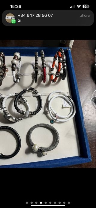 Pulseras de joyería multicolor y plateadas