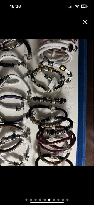 Pulseras de joyería multicolor y plateadas